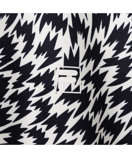 FILA（フィラ）の「ELEY KISHIMOTO×FILA HOODIE / イーリーキシモト×フィラ　スウェットフーディ（パーカー・レディース・ダークカーキ/ブラック・S/M/L/XL）」の4枚目の写真
