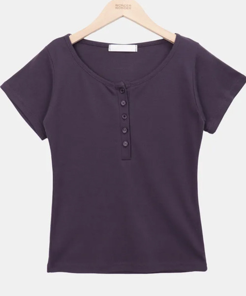 VIVID LADY（ビビッドレディー）の「ヘンリーネック 半袖Tシャツ（Tシャツ/カットソー・レディース・チャコールグレー/グレー/パープル/アイボリー/ネイビー/ブラック・FREE）」の16枚目の写真