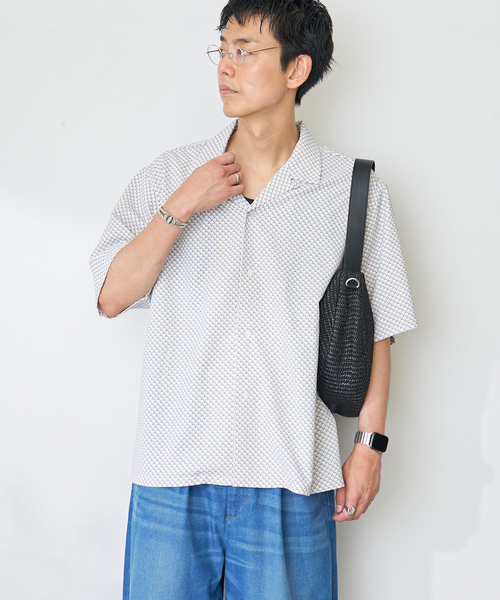 B.C STOCK(ベーセーストック)の「Assort Print S/Sシャツ(シャツ/ブラウス・メンズ・ブラック/ホワイト・LARGE/MEDIUM)」の3枚目の写真