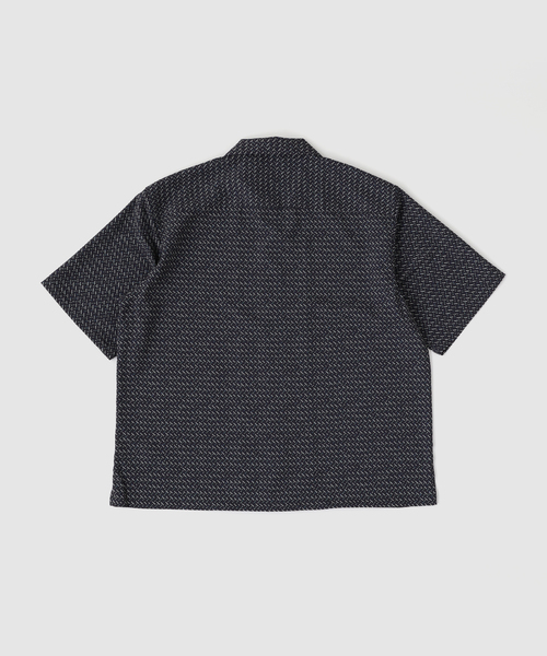 B.C STOCK(ベーセーストック)の「Assort Print S/Sシャツ(シャツ/ブラウス・メンズ・ブラック/ホワイト・LARGE/MEDIUM)」の18枚目の写真