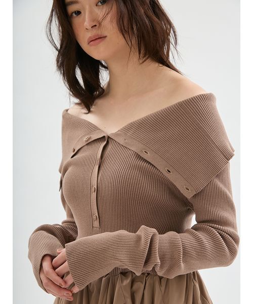 emmi(エミ)の「オフショルカラーニットドッキングワンピース(ワンピース・レディース・アイボリー/ベージュ/ブラック・1/0)」の16枚目の写真