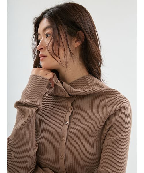 emmi(エミ)の「オフショルカラーニットドッキングワンピース(ワンピース・レディース・アイボリー/ベージュ/ブラック・1/0)」の19枚目の写真