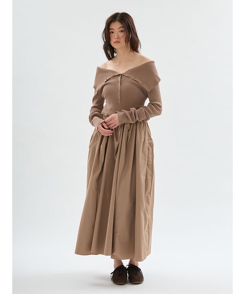 emmi(エミ)の「オフショルカラーニットドッキングワンピース(ワンピース・レディース・アイボリー/ベージュ/ブラック・1/0)」の22枚目の写真