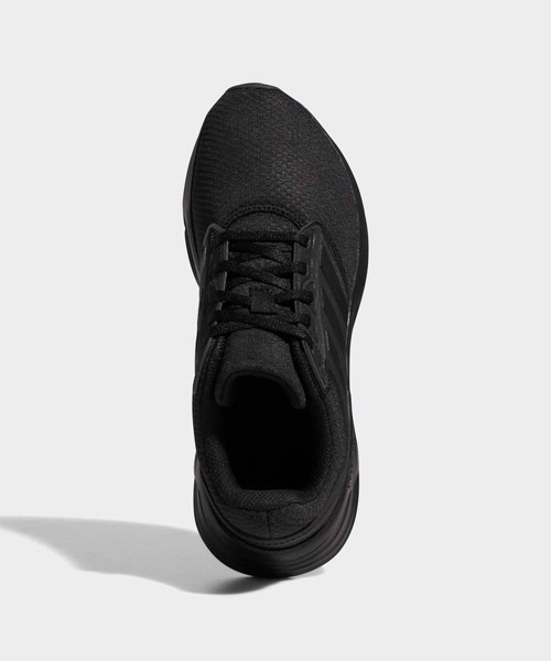 adidas(アディダス)の「GLX 6 / ランニングシューズ / アディダス adidas(スニーカー・レディース・ブラック×ブラック・22.0cm/22.5cm/23.0cm/23.5cm/24.0cm/24.5cm/25.0cm/25.5cm/26.0cm)」の2枚目の写真