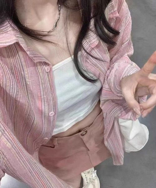 LUCPY(ラクピー)の「ストライプオーバーサイズシアーシャツ(シャツ/ブラウス・レディース・ピンク・MEDIUM/X-LARGE/LARGE)」の3枚目の写真