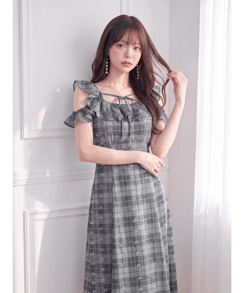 Suyunn（スユン）の「リボン付きチェック柄ラメリボンマーメイドワンピース（ワンピース・レディース・グレー/ブラウン・M）」の4枚目の写真