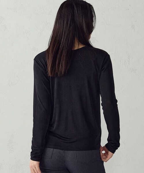 COMME CA ISM(コムサイズム)の「ポリエステルシャーリング 2WAYクルーネックカットソー(Tシャツ/カットソー・レディース・ブラック/グレー/アイボリー・L/M)」の9枚目の写真