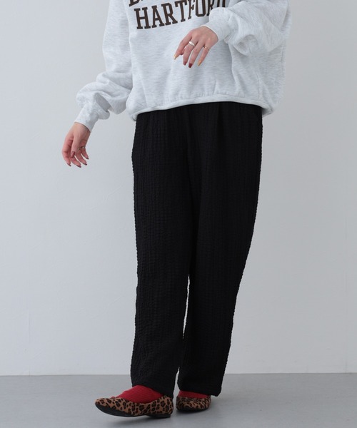 FUNALIVE(ファンアライブ)の「26AW エンボス加工タックパンツ(その他パンツ・レディース・ブラウン/グレイッシュブルー/グレイッシュベージュ/ブラック・M-L)」の10枚目の写真