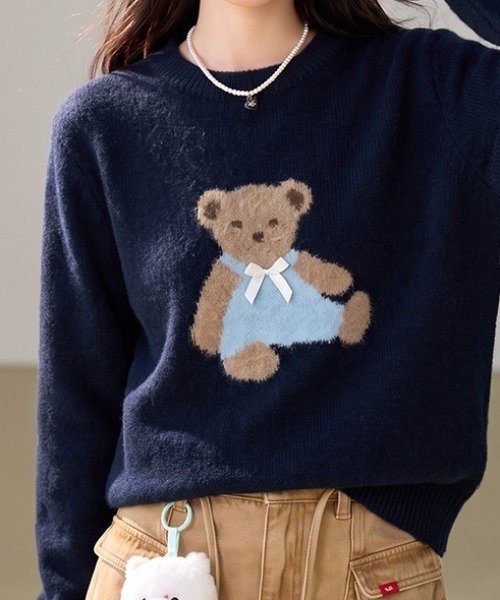 LUCPY(ラクピー)の「モチーフクルーネックニット(ニット/セーター・レディース・ブルー・X-LARGE/LARGE/MEDIUM/SMALL)」の4枚目の写真