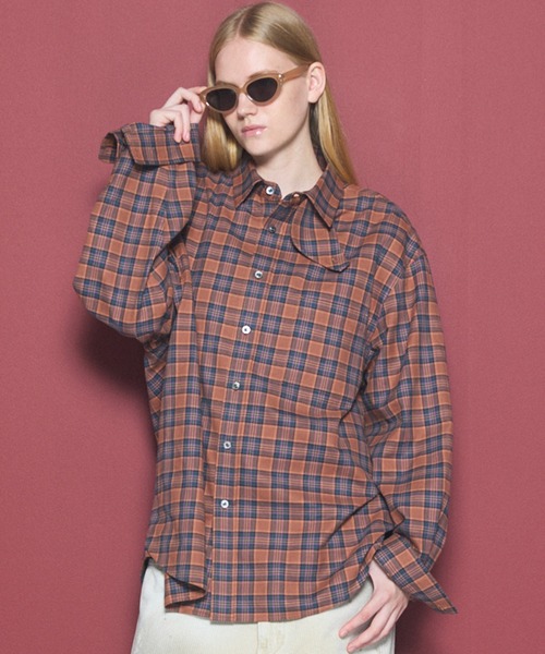 MAISON SPECIAL(メゾンスペシャル)の「《UNISEX》【Italian Dead Stock Fabric】チンフラップ付きプライムオーバーレギュラーカラーシャツ/With Chin Flap Prime-Over Regular Collar Shirt【MAISON SPECIAL/メゾンスペシャル】(シャツ/ブラウス・メンズ・レッド/ブラック/ピンク/ライトグリーン/ネイビー/ブラウン/オレンジ・0/2/1)」の3枚目の写真