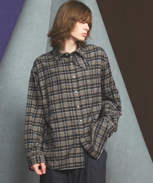 MAISON SPECIAL(メゾンスペシャル)の「《UNISEX》【Italian Dead Stock Fabric】チンフラップ付きプライムオーバーレギュラーカラーシャツ/With Chin Flap Prime-Over Regular Collar Shirt【MAISON SPECIAL/メゾンスペシャル】(シャツ/ブラウス・メンズ・レッド/ブラック/ピンク/ライトグリーン/ネイビー/ブラウン/オレンジ・0/2/1)」の2枚目の写真