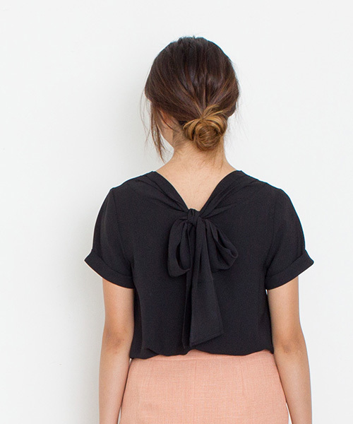 NATURAL BEAUTY BASIC（ナチュラルビューティーベーシック）の「バックリボンブラウス（シャツ/ブラウス・レディース・ホワイト系その他/ブラック/ダークベージュ・MEDIUM/SMALL）」の4枚目の写真