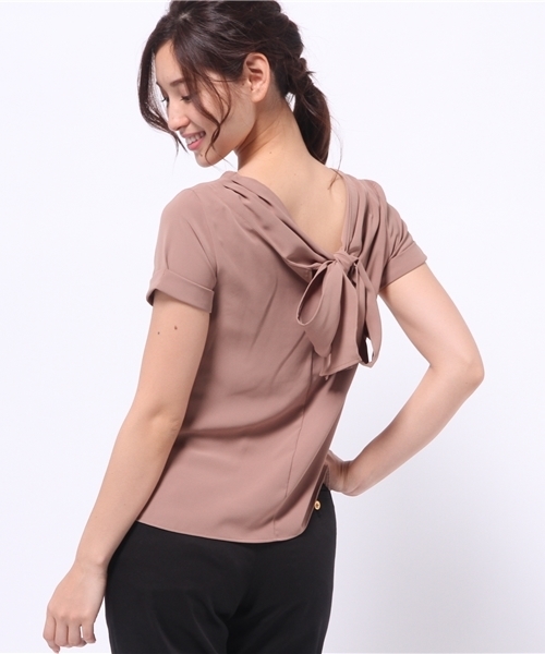 NATURAL BEAUTY BASIC（ナチュラルビューティーベーシック）の「バックリボンブラウス（シャツ/ブラウス・レディース・ホワイト系その他/ブラック/ダークベージュ・MEDIUM/SMALL）」の3枚目の写真