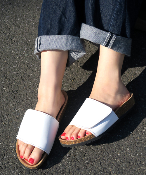 Sonia C（ソニアシー）の「甲深フットベッドサンダル（サンダル・レディース・トップグレー/シルバー/ブラック/キャメル/ホワイト/ブラック系その他/オレンジ/グレー系その他/ゴールド/ラベンダー・36/38/39/37/35）」の2枚目の写真