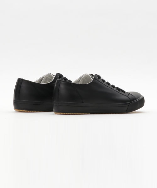 MARGARET HOWELL（マーガレットハウエル）の「SOFT LEATHER（スニーカー・レディース・ブラック/ホワイト・25.5/24.5/23.5）」の5枚目の写真