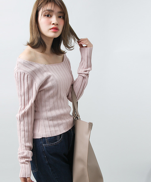 WEGO（ウィゴー）の「DISPARK/オフショルニット（ニット/セーター・レディース・ブラック/キャメル/ピンク/ホワイト・FREE）」の4枚目の写真