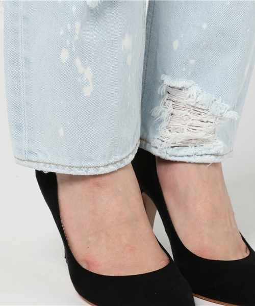 MOUSSY（マウジー）の「OVER BROKEN BLEACH Tapered（デニムパンツ・レディース・ライトブルー・24inch/23inch/26inch/25inch）」の10枚目の写真