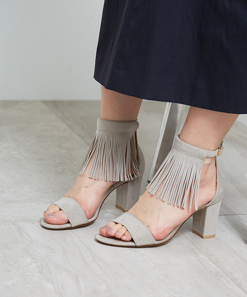 STUDIOUS（ステュディオス）の「2wayフリンジサンダル（サンダル・レディース・グレー/ベージュ/ブラック・M/L/S）」の3枚目の写真