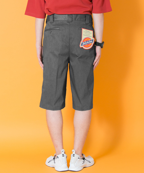 URBAN RESEARCH(アーバンリサーチ)の「Dickies×URBAN RESEARCH iD 別注1TUCK SHORTS(その他パンツ・メンズ・ブラック/グレー/ベージュ・29/31/33)」の19枚目の写真