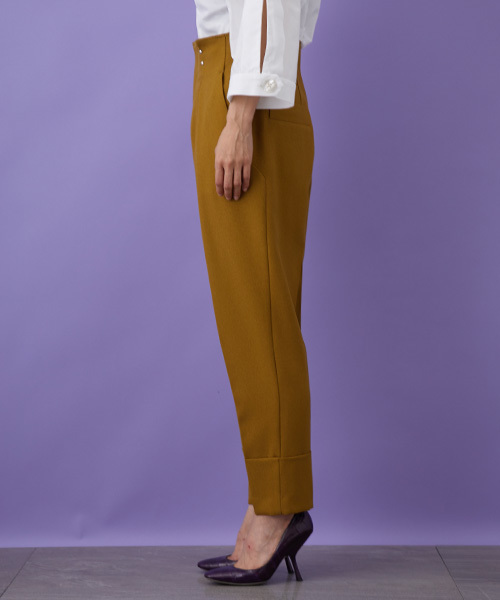 STUDIOUS（ステュディオス）の「STUDIOUS HIGH フロントタックペンシルパンツ（その他パンツ・レディース・キャメル/グレー・1/0）」の9枚目の写真