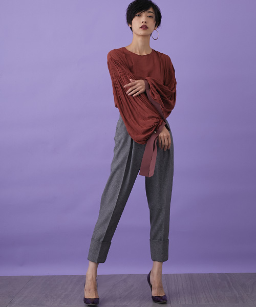 STUDIOUS（ステュディオス）の「STUDIOUS HIGH フロントタックペンシルパンツ（その他パンツ・レディース・キャメル/グレー・1/0）」の12枚目の写真