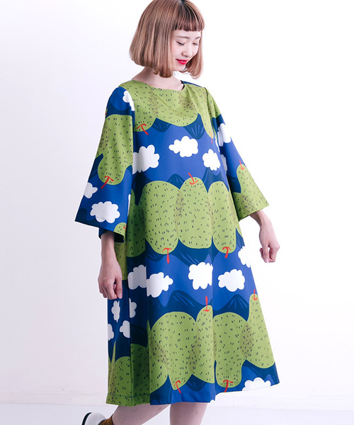 MERLOT（メルロー）の「ようなしマウンテン柄ワンピース7222（ワンピース・レディース・ブルー/チェリーピンク・FREE）」の4枚目の写真