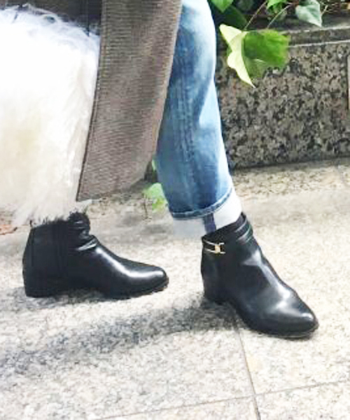 RIVE DROITE（リヴドロワ）の「ベルト付ショートブーツ（ブーティ・レディース・ブラック/ブラウン・LARGE/MEDIUM/SMALL）」の2枚目の写真