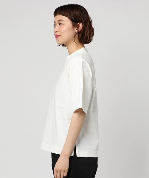 MHL.（エムエイチエル）の「MATT COTTON JERSEY（Tシャツ/カットソー・レディース・ブラック/ホワイト/オリーブ・2）」の5枚目の写真