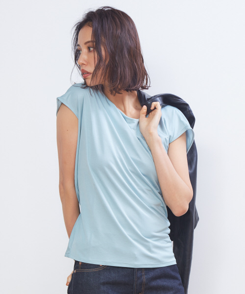 Abahouse Devinette（ドゥヴィネット）の「ブライトバックギャザープルオーバー（Tシャツ/カットソー・レディース・ブラック/ボルドー/サックスブルー・フリー）」の2枚目の写真