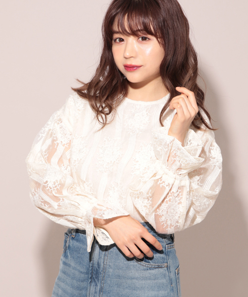 apres jour（アプレジュール）の「刺繍レース袖ボリュームブラウス【ZOZOTOWN限定アイテム】（シャツ/ブラウス・レディース・ブラック/オフホワイト/アイボリー・フリー）」の4枚目の写真
