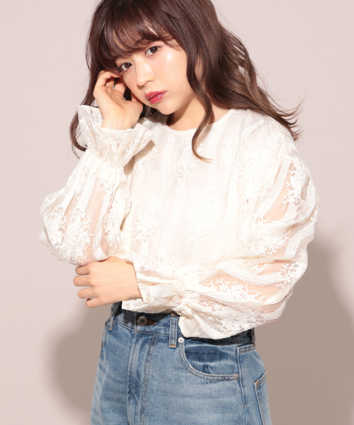 apres jour（アプレジュール）の「刺繍レース袖ボリュームブラウス【ZOZOTOWN限定アイテム】（シャツ/ブラウス・レディース・ブラック/オフホワイト/アイボリー・フリー）」の6枚目の写真