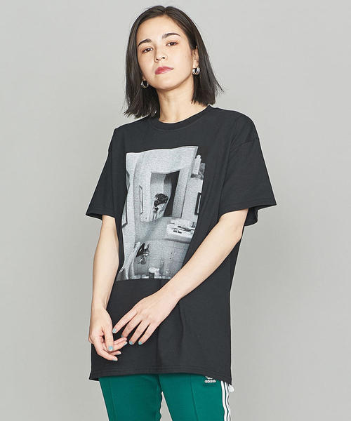 BEAUTY&YOUTH UNITED ARROWS(ビューティーアンドユースユナイテッドアローズ)の「【別注】<ROBERTA BAYLEY>ショートスリーブTシャツ(Tシャツ/カットソー・レディース・その他1/ホワイト/ブラック・MEDIUM)」の2枚目の写真