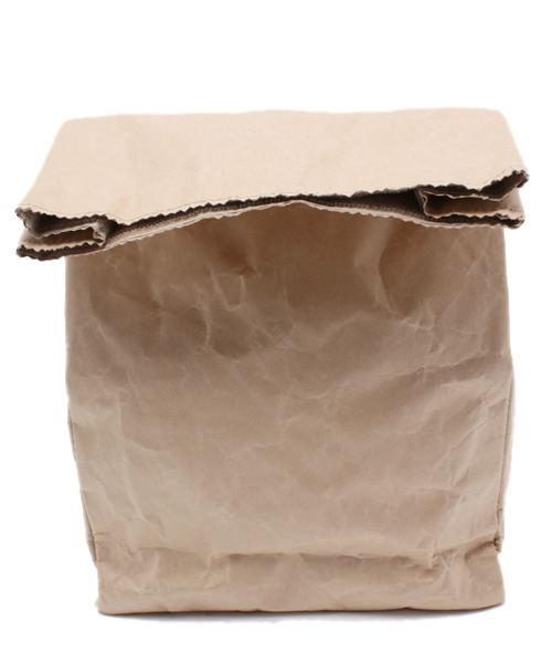 bpr BEAMS（ビーピーアール ビームス ）の「MATATABI /  Bagon the road ペーパーバッグ（クラッチバッグ・メンズ・ホワイト/その他1・ONE SIZE）」の4枚目の写真