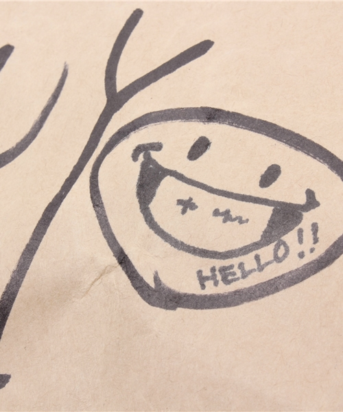 bpr BEAMS（ビーピーアール ビームス ）の「MATATABI /  Bagon the road ペーパーバッグ（クラッチバッグ・メンズ・ホワイト/その他1・ONE SIZE）」の8枚目の写真