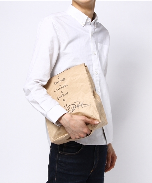 bpr BEAMS（ビーピーアール ビームス ）の「MATATABI /  Bagon the road ペーパーバッグ（クラッチバッグ・メンズ・ホワイト/その他1・ONE SIZE）」の9枚目の写真