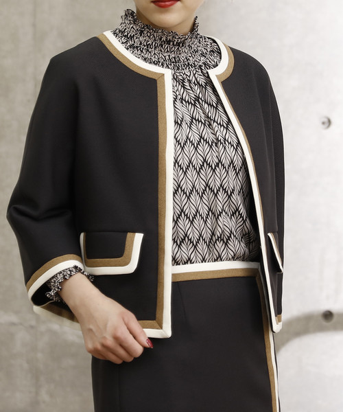 Tiara（ティアラ）の「カラーブロックジャケット（ノーカラージャケット・レディース・アイボリー/ブラック/キャメル・S/M）」の2枚目の写真