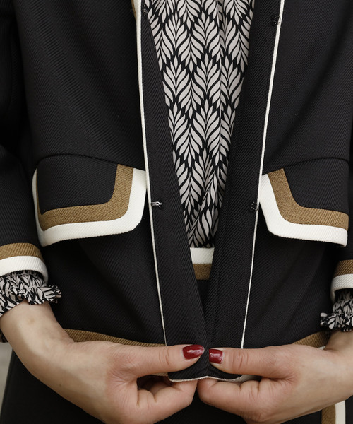 Tiara（ティアラ）の「カラーブロックジャケット（ノーカラージャケット・レディース・アイボリー/ブラック/キャメル・S/M）」の9枚目の写真