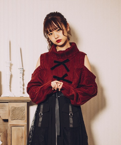 ROJITA(ロジータ)の「肩開きタートルネックケーブルニット(ニット/セーター・レディース・ホワイト/ブラック/ボルドー・FREE)」の19枚目の写真
