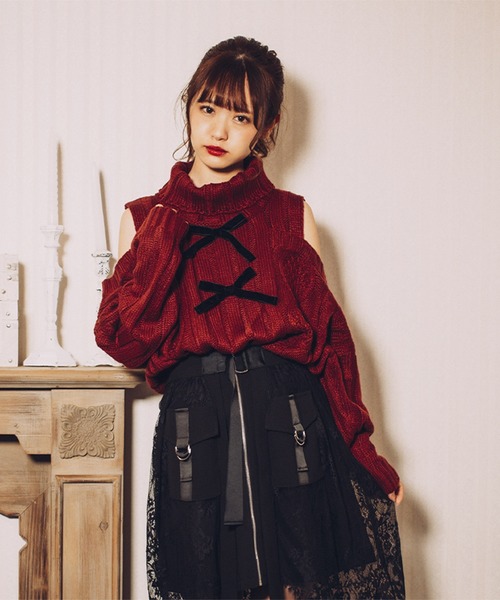 ROJITA(ロジータ)の「肩開きタートルネックケーブルニット(ニット/セーター・レディース・ホワイト/ブラック/ボルドー・FREE)」の5枚目の写真
