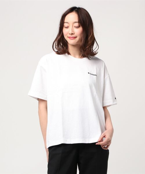 CONVERSE(コンバース)の「【CONVERSE/コンバース】ロゴ刺繍ドロップショルダーTシャツ ビッグシルエット ワンポイント(Tシャツ/カットソー・レディース・ホワイト/ブラック/ベージュ/グリーン・MEDIUM/LARGE)」の2枚目の写真