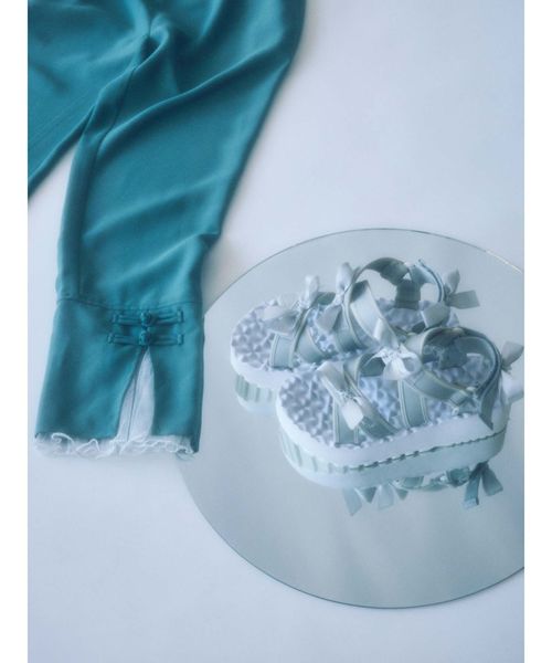 merry jenny（メリージェニー）の「クロスリボンベルクロサンダル（サンダル・レディース・グレー/カーキ/ブラック・LARGE/MEDIUM）」の10枚目の写真