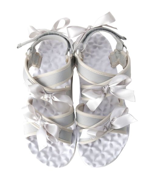 merry jenny（メリージェニー）の「クロスリボンベルクロサンダル（サンダル・レディース・グレー/カーキ/ブラック・LARGE/MEDIUM）」の4枚目の写真