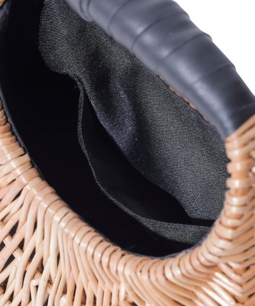 EIMY ISTOIRE(エイミーイストワール)の「ラウンドピクニックバッグ(かごバッグ・レディース・ブラック/ブラウン・FREE)」の17枚目の写真