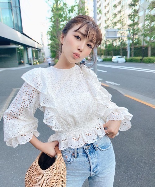 EIMY ISTOIRE(エイミーイストワール)の「ラウンドピクニックバッグ(かごバッグ・レディース・ブラック/ブラウン・FREE)」の4枚目の写真