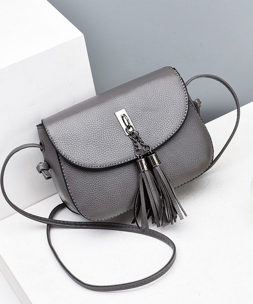 Burner（バーナー）の「【OKUOKU　0909】タッセル付き　ミニショルダーバック　oku-ba-7（ショルダーバッグ・レディース・カーキ/レッド/ピンク/オレンジ/パープル/グレー/ブラック/その他12/その他11/その他9/その他13/その他10/その他14・FREE）」の4枚目の写真