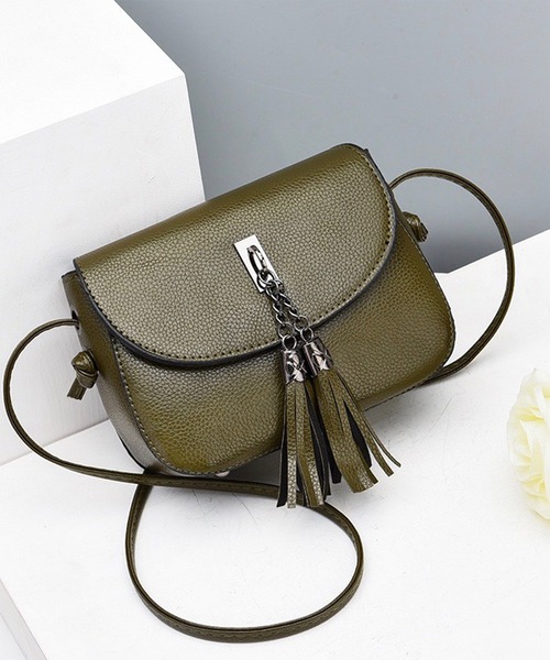 Burner（バーナー）の「【OKUOKU　0909】タッセル付き　ミニショルダーバック　oku-ba-7（ショルダーバッグ・レディース・カーキ/レッド/ピンク/オレンジ/パープル/グレー/ブラック/その他12/その他11/その他9/その他13/その他10/その他14・FREE）」の5枚目の写真