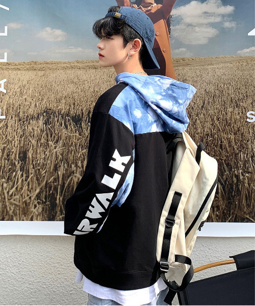 AIRWALK(エアウォーク)の「【neos -addictive design-】ルーズシルエット AIRWALK タイダイ染め アートプリント プル パーカー(パーカー・メンズ・ホワイト/ブラック/ベージュ/ブラック系その他/グレー系その他/パープル系その他・MEDIUM/LARGE/X-LARGE)」の3枚目の写真