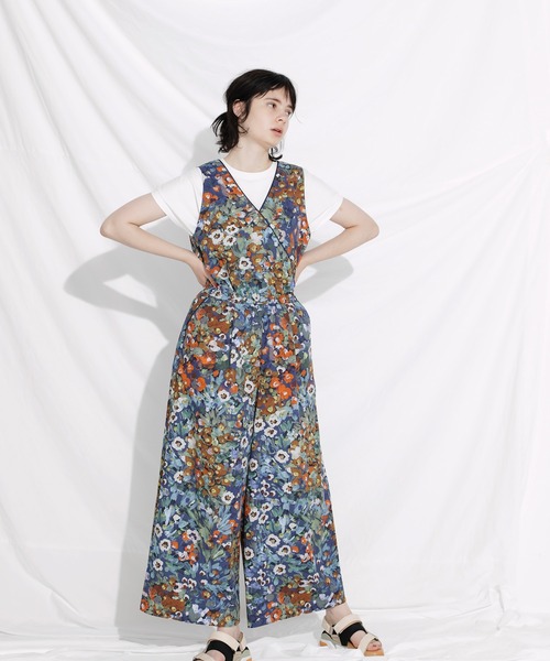 F/CE. （エフシーイー）の「F/CE. FLORAL PRINT CACHE-COEUR SALOPETTE / エフシーイー 花柄サロペット（サロペット/オーバーオール・レディース・ブルー/その他・S）」の2枚目の写真