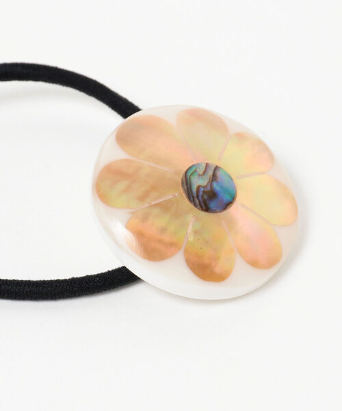 Ray BEAMS（レイビームス）の「Ray BEAMS / フラワー シェル ヘアゴム（ヘアゴム・レディース・ホワイト/ブラック・ONE SIZE）」の6枚目の写真