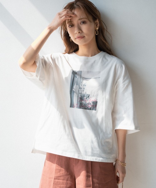 mysty woman(ミスティウーマン)の「アソートフォトTシャツ 947457(Tシャツ/カットソー・レディース・ホワイト/アイボリー/オフホワイト・FREE)」の9枚目の写真